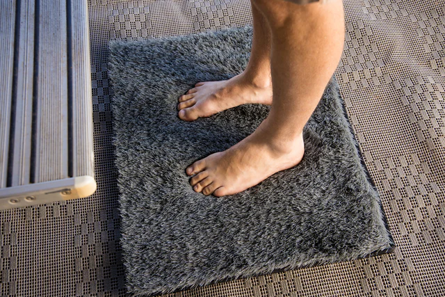 Dust Off Mat Medium 65 x 50cm - Image 4